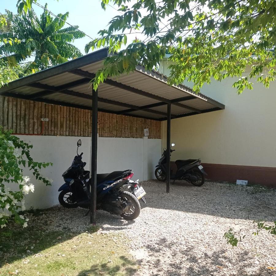 Midnite Inn Panglao Extérieur photo